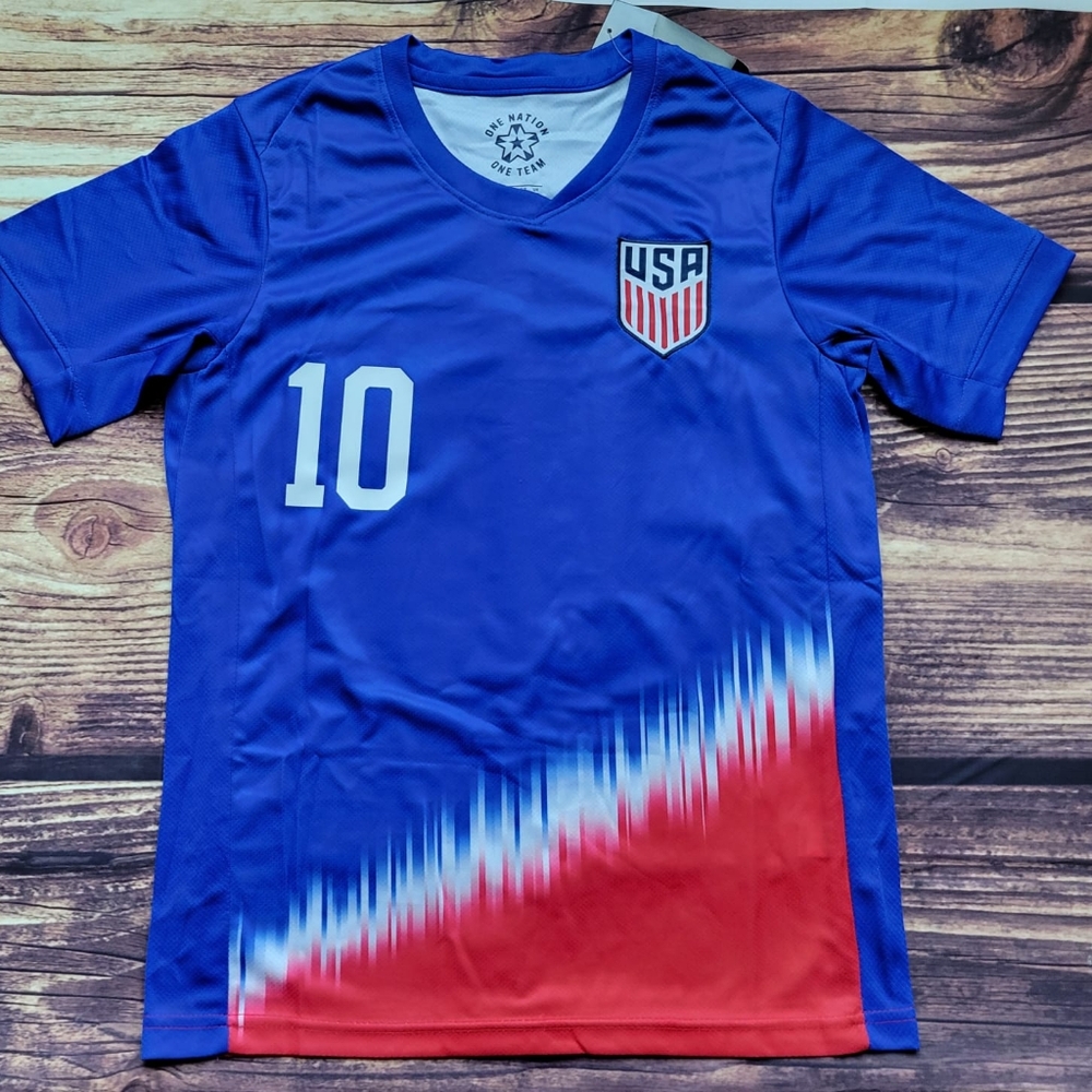 Usa Men's Soccer Jersey and shorts